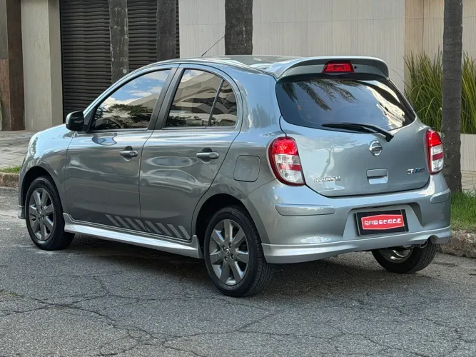 Nissan March SR 1.6 16V Flex Fuel 5P 2013