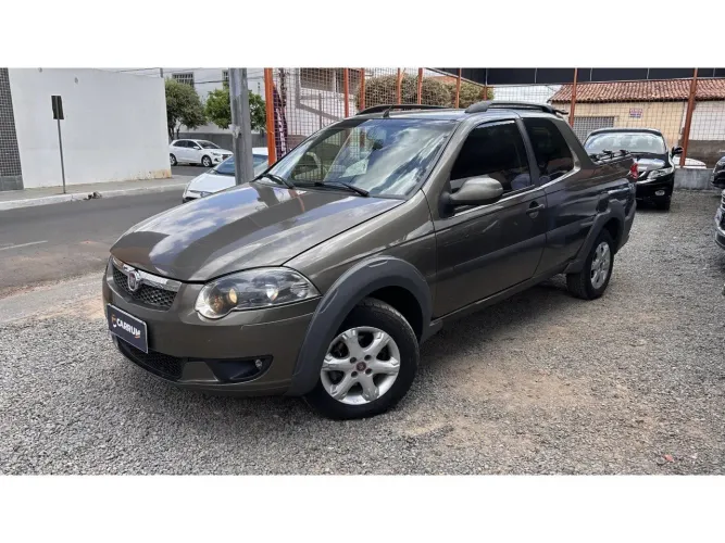 Fiat Strada Trekking 1.6 16V Flex CD 2014