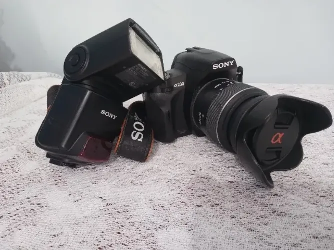 Câmera fotográfica Sony profissional A230 com flash dedicado completa semi nova