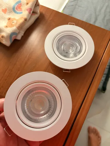 2 Spot de luz branca e 2 amarelos de 110w
