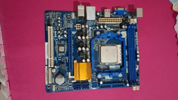Placa mae a Venda junto com processador de kit entrada