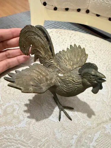 Galo de bronze comncerca de 12 cm de comprimento