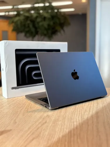 MacBook Pro M3 512/8GB Cinza - Seminovo
