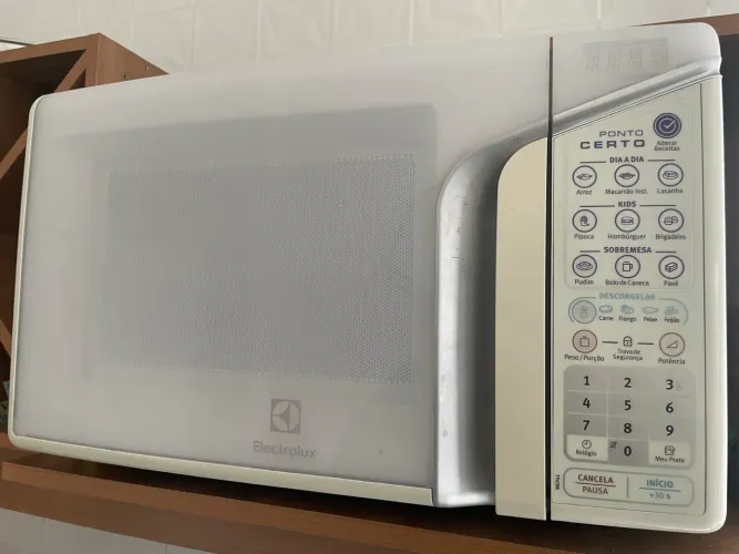 ? MICRO-ONDAS ELECTROLUX - EXCELENTE ESTADO - R$ 250