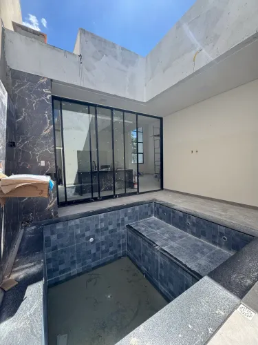 Casa térrea em condomínio fechado