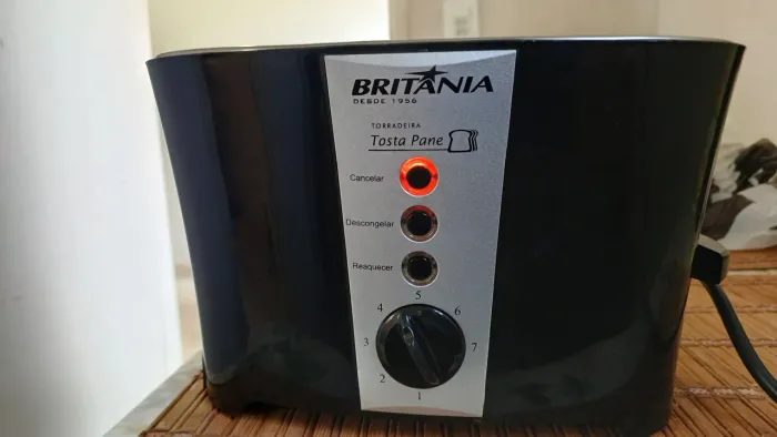 Torradeira Britânia Tosta Pane