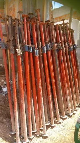 Alugamos escorar metálica