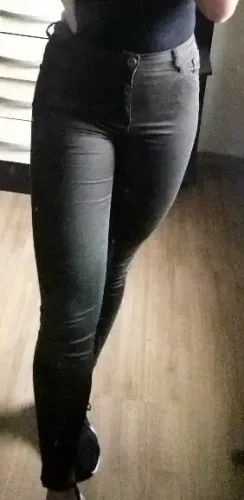Calça skinny verde militar