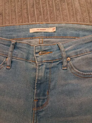 Calça Levis Strauss skine semi nova 