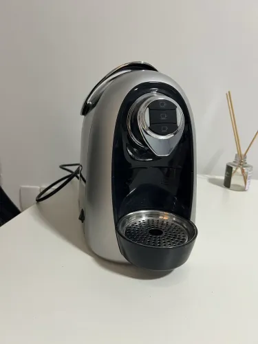 Cafeteira de Cápsulas Três Corações - Seminova
