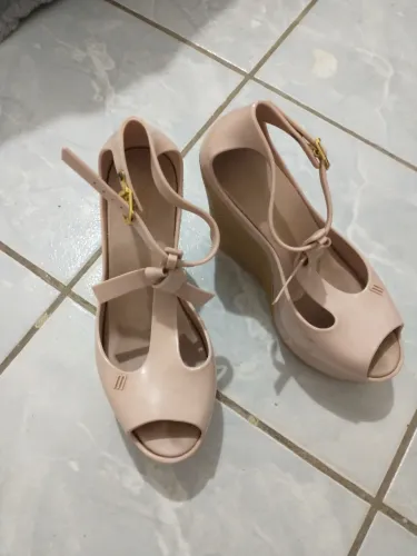 Vendo sandália Melissa Peace VI (6), Novinha pouco usada.