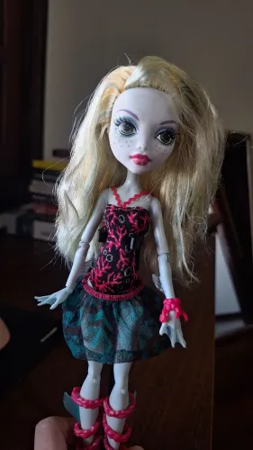 Boneca Monster High Lagoona e Draculaura