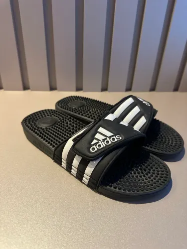 Chinelo adidas slide
