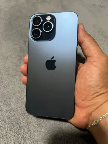 ? 15 pro Max / 256 GB 85% ?