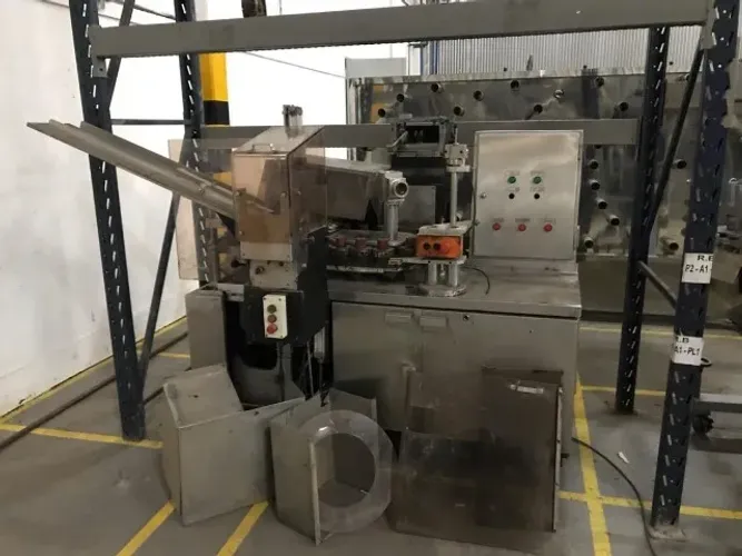 Máquina de Envase de Bisnaga de Alumínio Arenco AM 1000 - Inox 316L