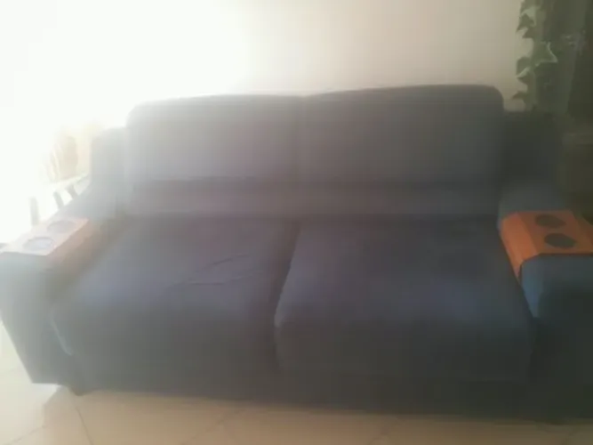 SOFÁ 3 LUGARES RETRÁTIL EM PERFEITO ESTADO R$1.000,00