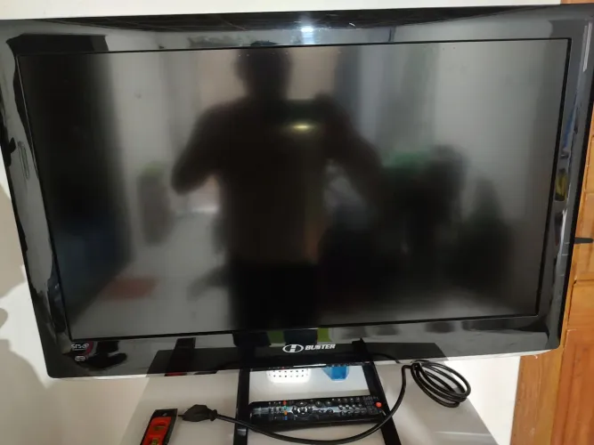 Tv 32 polegadas Buster usada