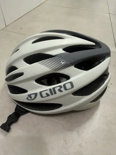 Capacete giro com mips tamanho 54 a 61 em estado de novo