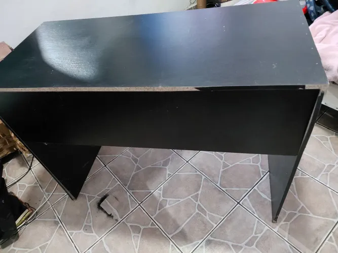 Escrivaninha + cadeira