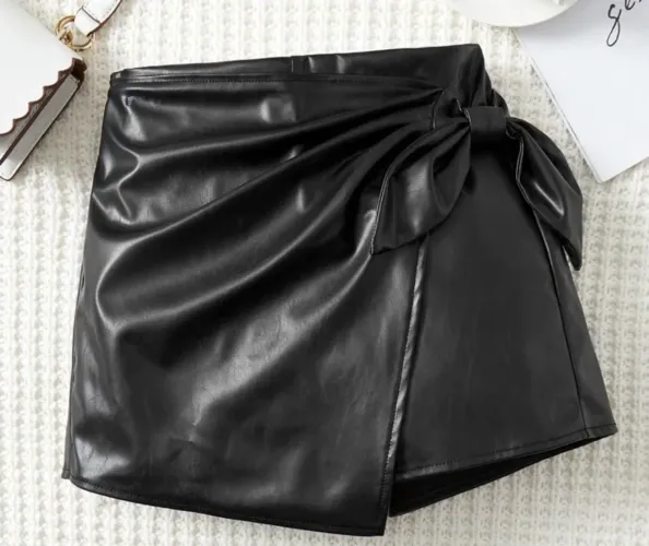 short saia de couro