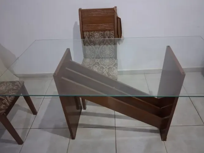 Tampa de vidro, para mesa de 6 cadeiras. (Conservada, vai sem as cadeiras)