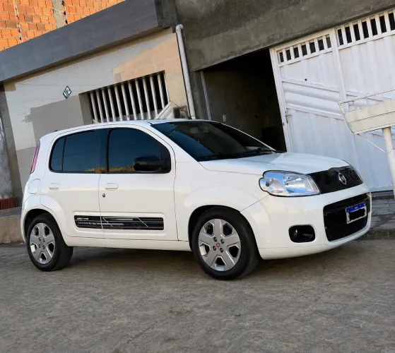 Fiat Uno Vivace Celeb. 1.0 EVO F.flex 8V 5P 2012