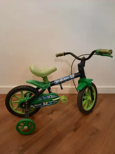 Bicicleta Infantil Aro 12 - Black 12 - R$ 80,00