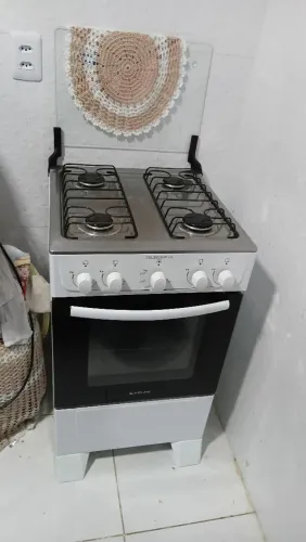 Fogão Branco Conservado - Pronto para Usar!