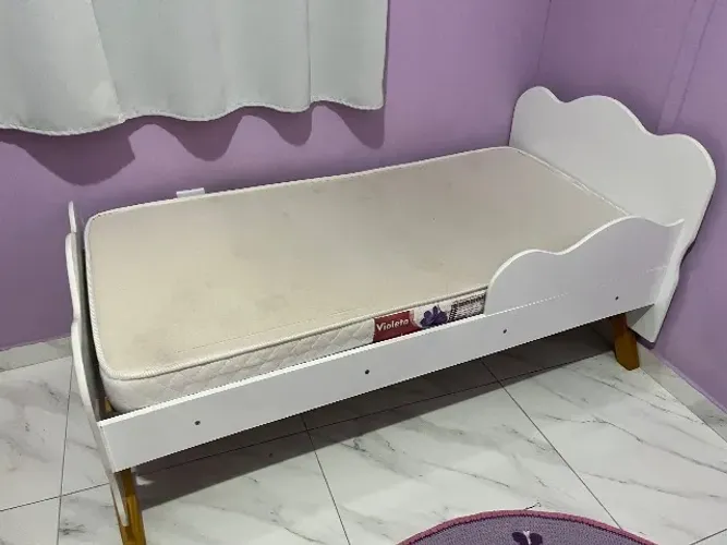 Cama infantil com colchão