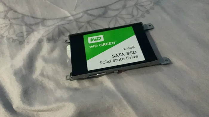 SSD PRA VENDER LOGO 240GB