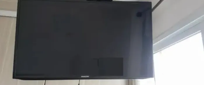 Televisão 40p Samsung LCD aceita digital 