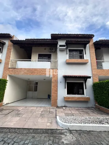 Vendo Casa em Condomínio com 4 quartos sendo 3 suítes na Sapiranga em Fortaleza