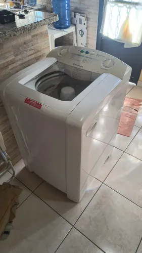 Máquina lavar super conservada