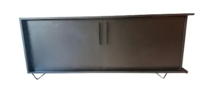 Rack para tv preto 1,35 Largura x 0,36 Profundidade x 0,56 Altura.  3 divisões Internas