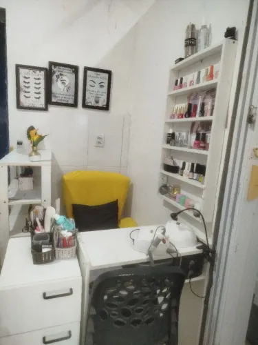 Alugo espaço para manicure já com mobilha