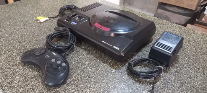 Mega Drive original com saída para SEGA CD