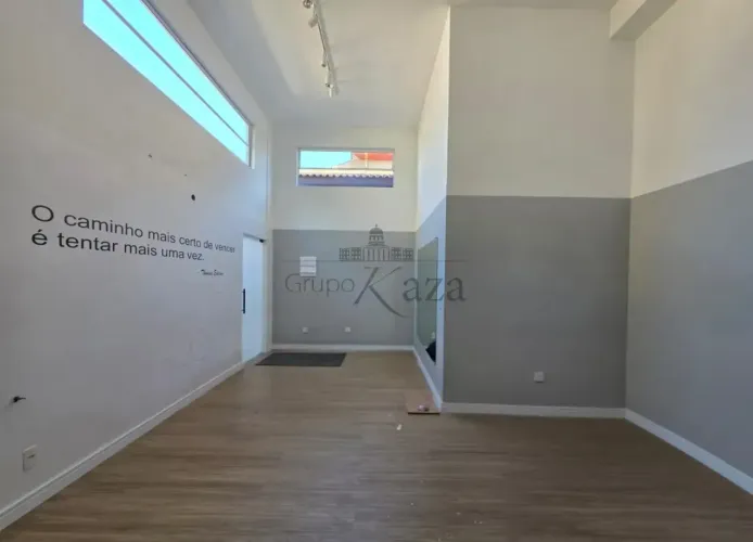 Lindo Ponto Comercial 150m² - ideal para clínica médica, escritório, estética, salão de be