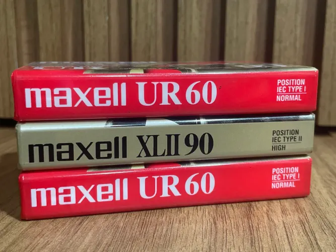 Fitas Cassete Maxell Lacradas - três unidades