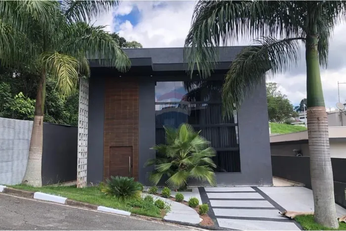 Linda Casa em condomínio horizontal!