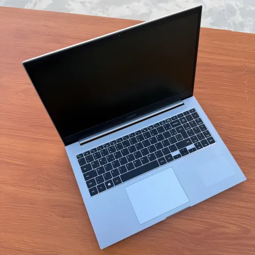 Notebook Samsung Book Celeron 5205U/8GB/SSD 120GB/Tela 15,6?/Windows 10