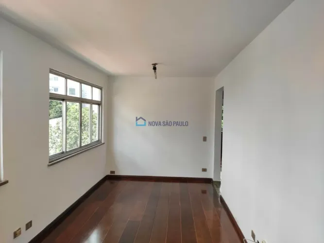 Apartamento com 02 quartos na região da Vila Mascote.