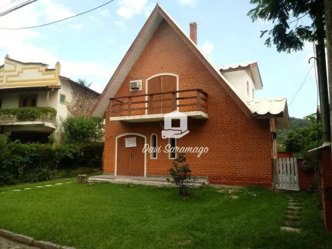 Casa com 4 dormitórios à venda, 250 m² por R$ 970.000,00 - Pendotiba - Niterói/RJ