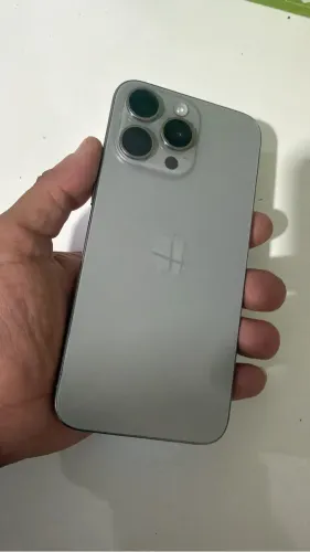 iPhone 15 pro Max 256Gb bateria 78% novo sem marcas de uso 3500$