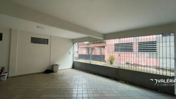 CASA EM ALAMEDA COM 3/4 (2 SUÍTES), 2 VAGAS !!