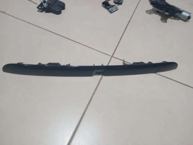 Moldura puxador da tampa traseira do Audi A3 99 original 