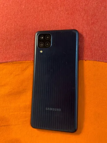 Vendo celular m12 Samsung