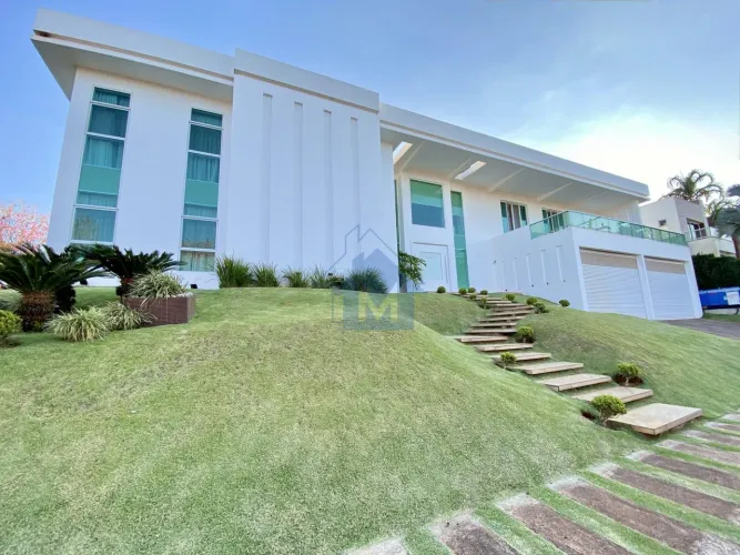 Sobrado no Cond. Paraná Country Club, em Hernandarias-PY
