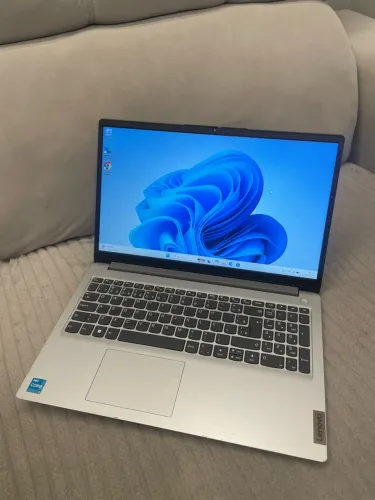 Notebook i3 12ª Ger/ SSD 256GB/ FUNIONANDO PERFEITAMENTE