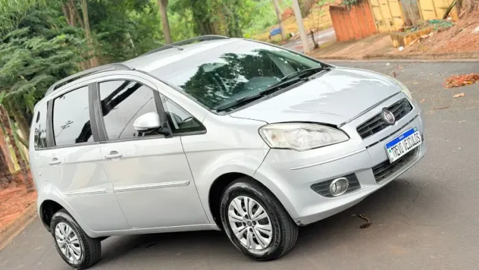 Fiat Idea Attractive 1.4 Fire Flex 8V 5P 2012