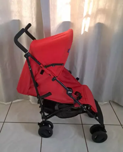 Carrinho de passeio guarda chuva Chicco unissex 